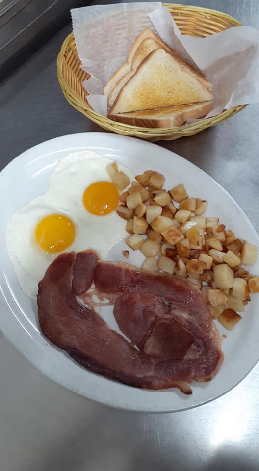 Eggs, ham and hashbrowns breakfast